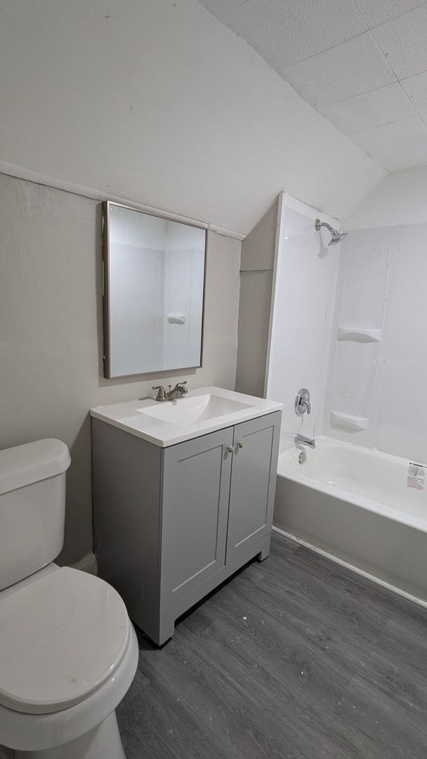 Building Photo - 3854 W 40th St