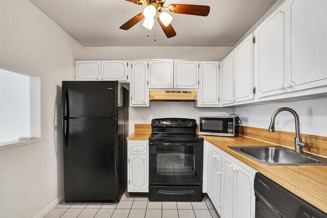 Foto del edificio - 9273 SW 8th St