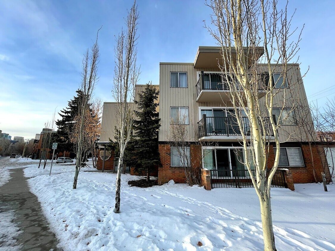 Photo du bâtiment - 604-601 1 Ave NW