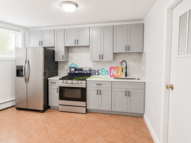 Building Photo - 121 Brookside Ave
