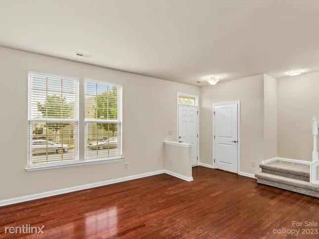 Building Photo - 3 br, 2 bath House - 3315 R Major Samuals Way
