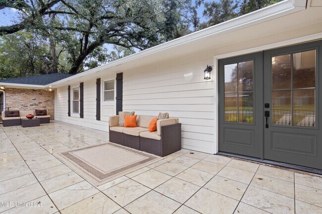 Foto del edificio - Beautifully Remodeled Home in Historic Gul...