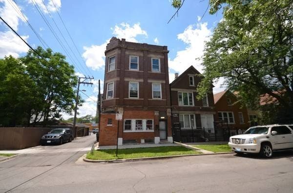 Photo - 2815 W 25th Pl (Chicago, IL)