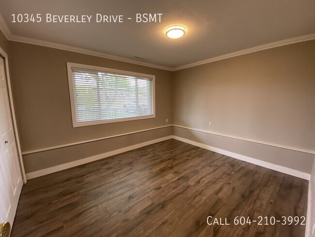Photo du bâtiment - Beautiful 2 Bedroom Above Ground Suite