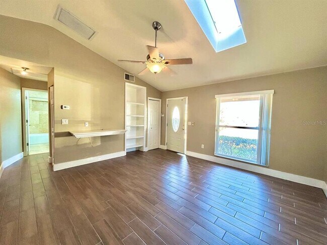 Foto del edificio - 7608 Anaheim Ave