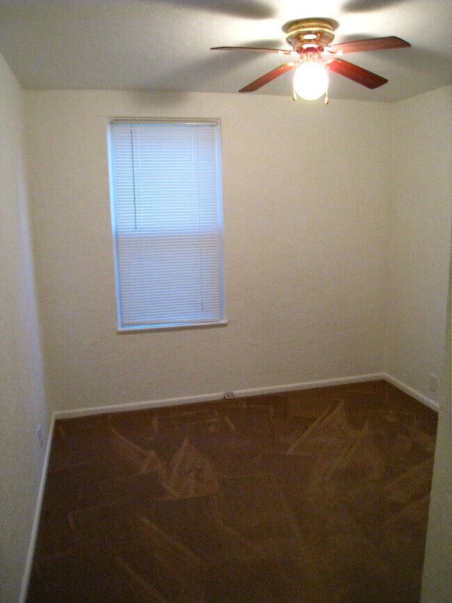 Foto del edificio - 8208 N Edison St