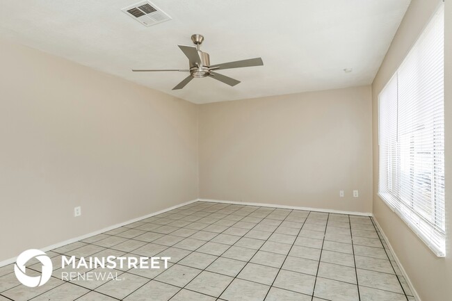 Building Photo - 1819 N 47th Dr