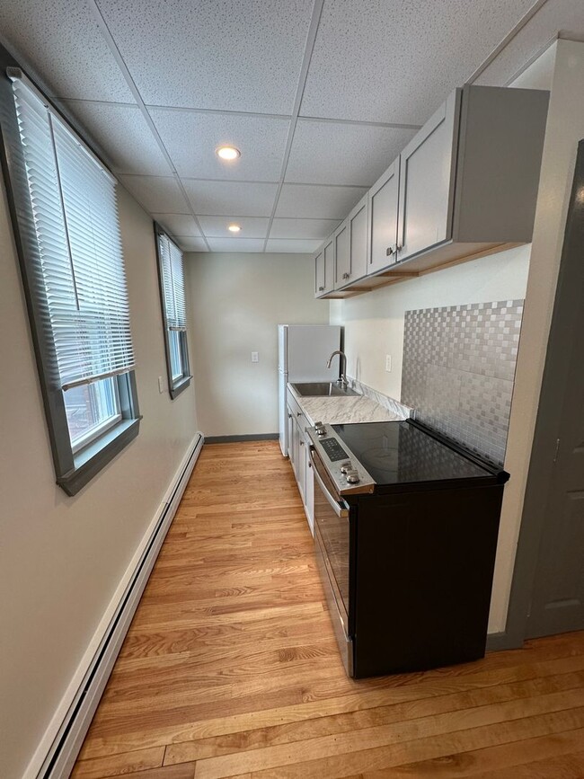 209-211 State Street - 209-211 State Street Apartment