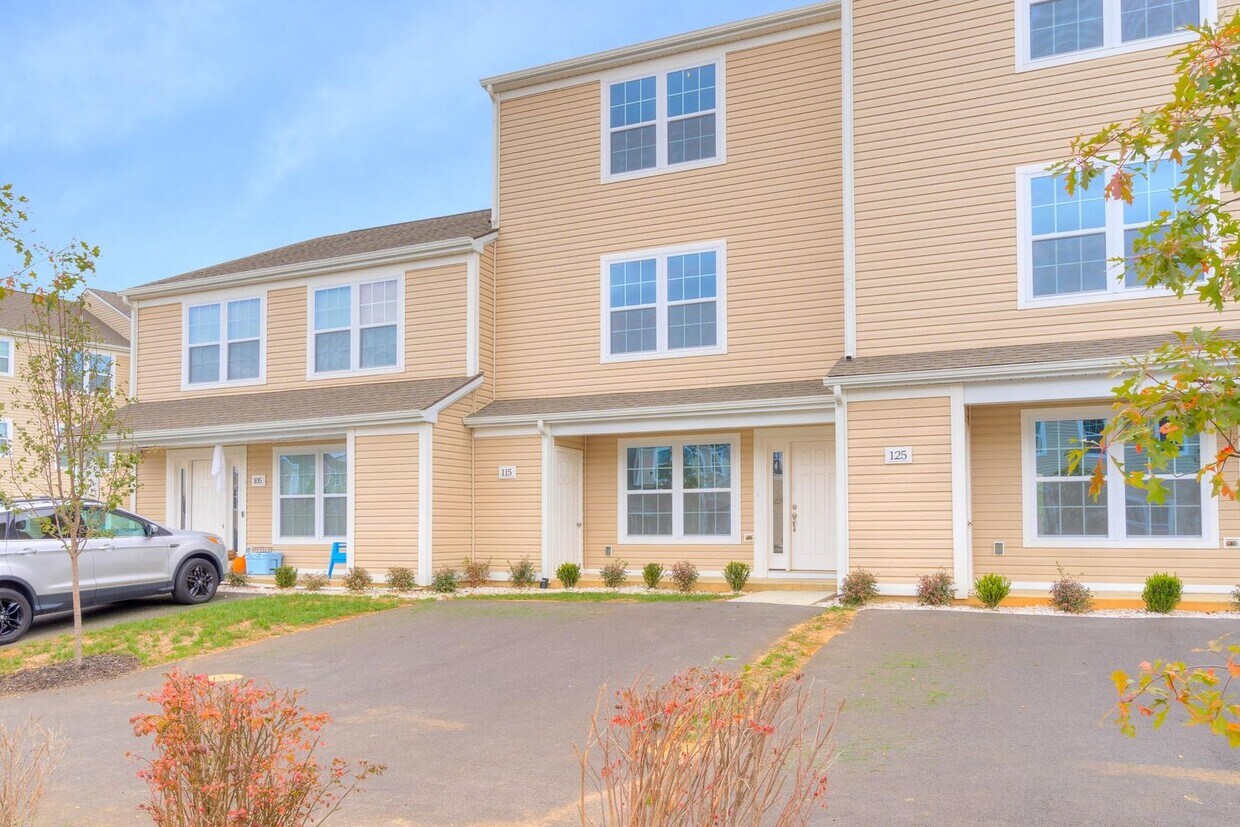 Foto principal - 265 Twig Street | 3 Bed 3.5 Bath Townhome ...