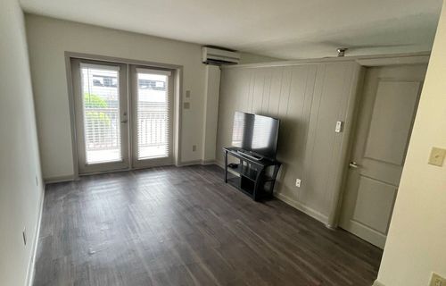 Living Room - 421 West