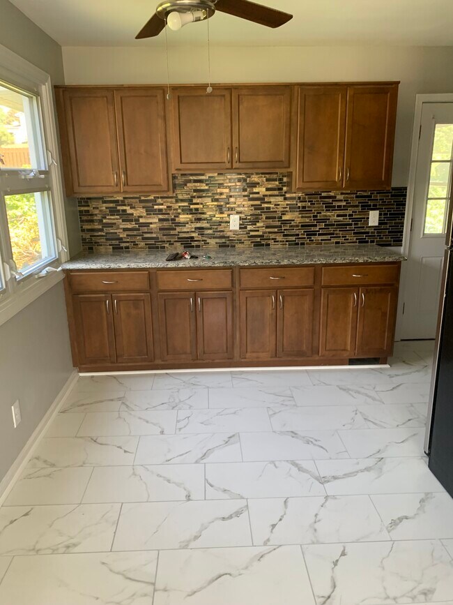 Building Photo - 9107 Orbitan Rd