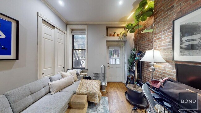Foto del edificio - 248 Mott St