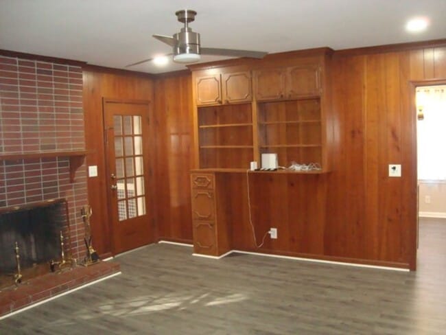 Building Photo - 4 Bedroom/ 2 Bathroom available to Rent!!!