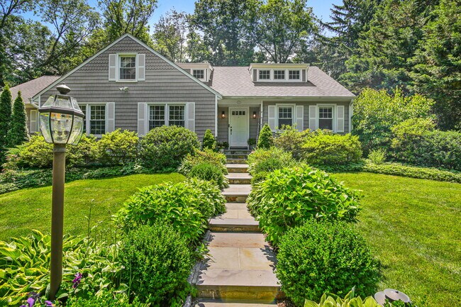Building Photo - 48 Glenville Rd