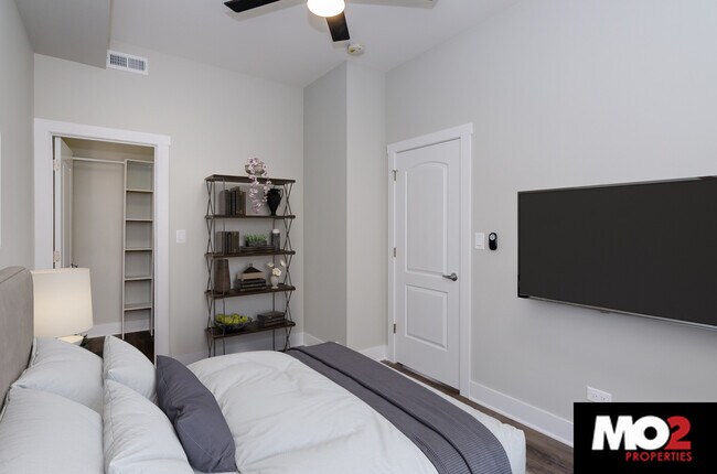 Foto del edificio - 818 N Oakley Blvd