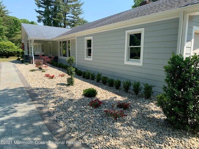 Building Photo - 15 Saratoga Dr