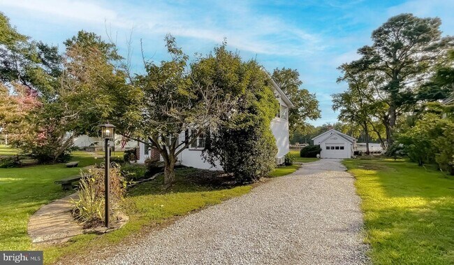 Foto del edificio - 18858 McKays Beach Rd