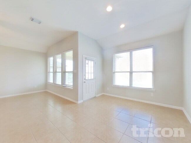 Building Photo - 410 Heatherton Hill Dr