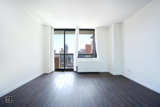 Building Photo - 300 E 62nd St