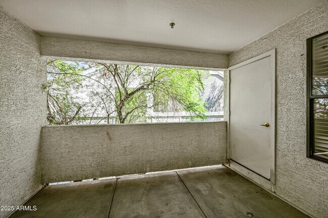 Foto del edificio - 3065 N 67th Ave