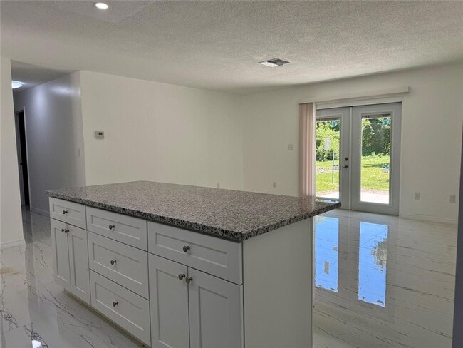 Building Photo - 1617 Birch St