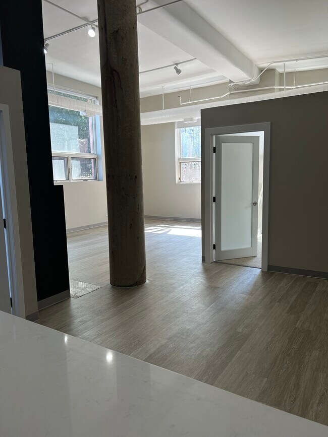 Foto del edificio - Downer Place Lofts