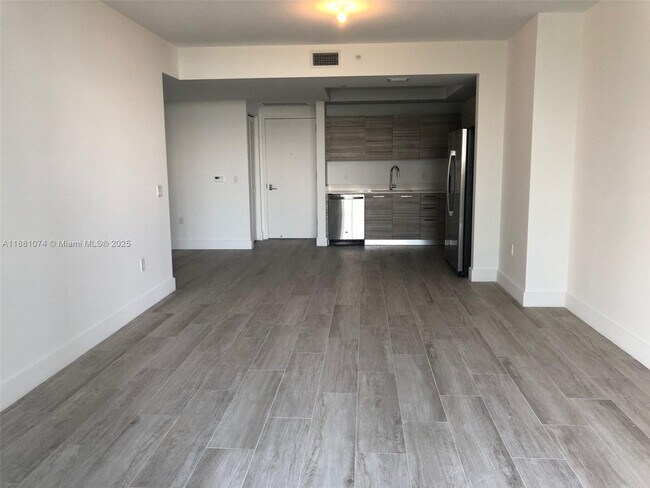 Building Photo - 121 NE 34th St