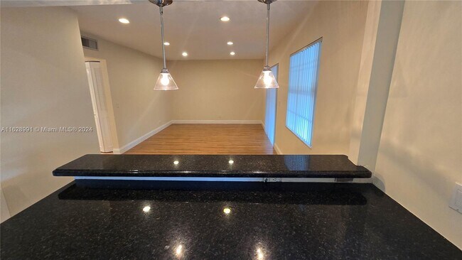 Foto del edificio - 6842 NW 31st Ave