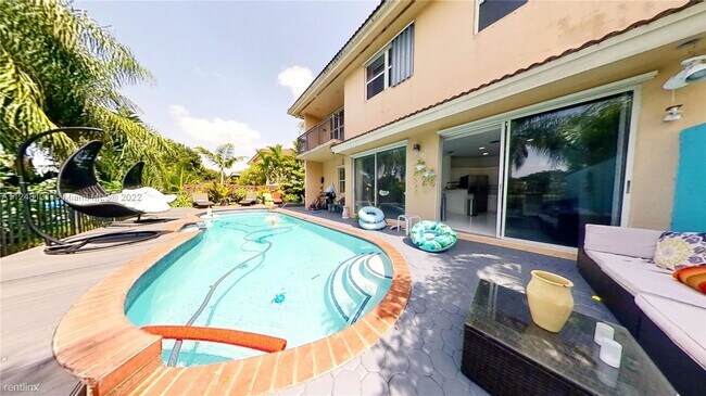 Foto del edificio - 4 br, 3.5 bath House - 2181 NW 99th Ter