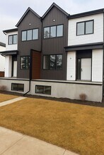 Building Photo - 11007 132 St NW