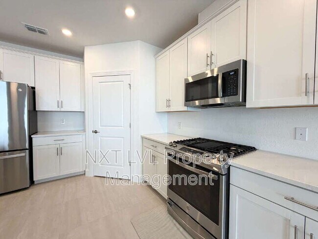 Foto del edificio - 16570 Ridgeview Cir
