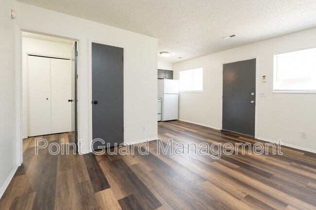 Foto del edificio - 7325 Newell St