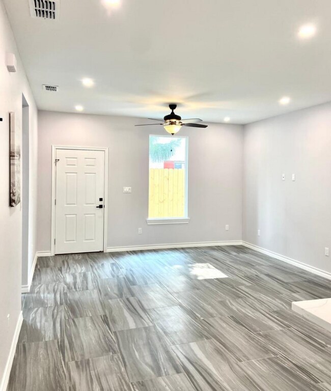 Foto del edificio - 1032 Escondido Ln E