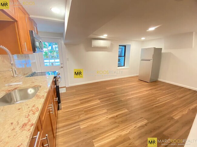 Foto del edificio - 688 Parker St