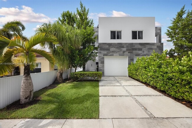 Building Photo - 3368 SW 27th St