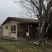 Building Photo - 1618 Maple Grove Rd