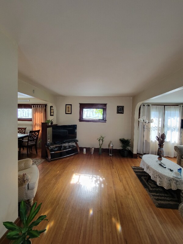 Building Photo - 541 Highgate Ave