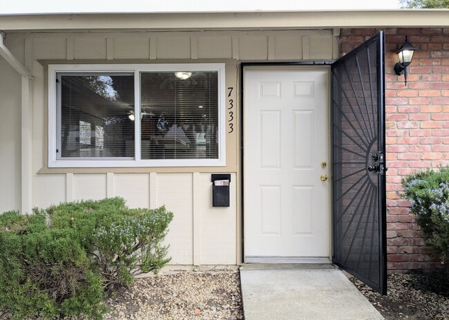 Photo - 7333 Starward Dr House