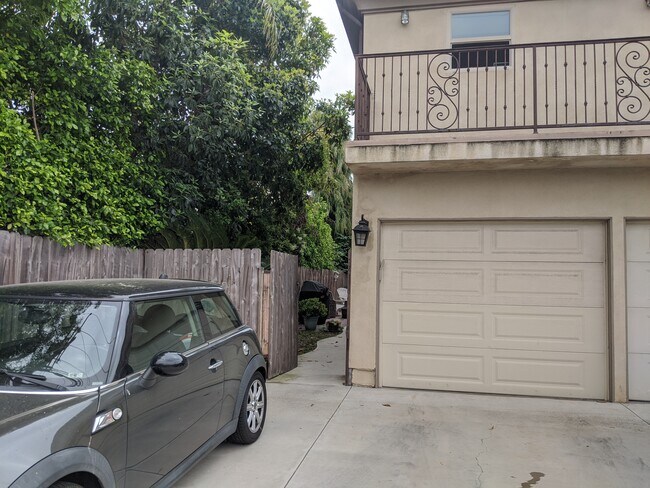 parking spot - 24381 Santa Clara Ave