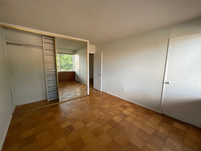 Foto del edificio - Spacious RiverPark 1 bedroom located near ...