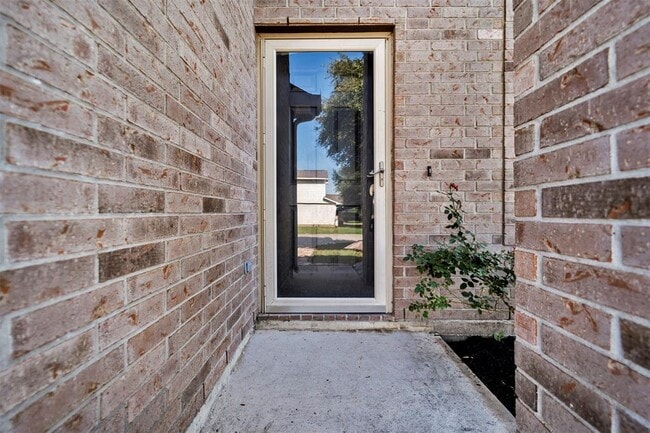 Building Photo - 22250 Queenbury Hills Dr