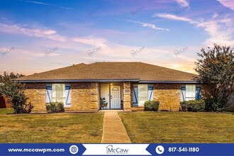 Building Photo - 1029 Field Trail Dr