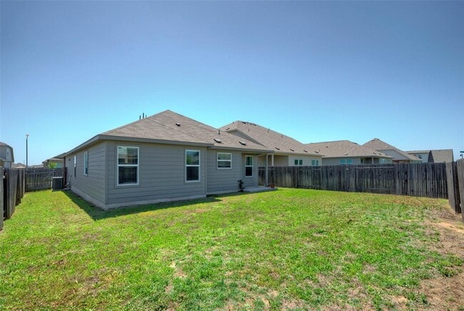Building Photo - 305 Bluejack Wy