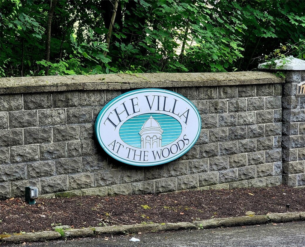 Primary Photo - 1402 Villa Dr
