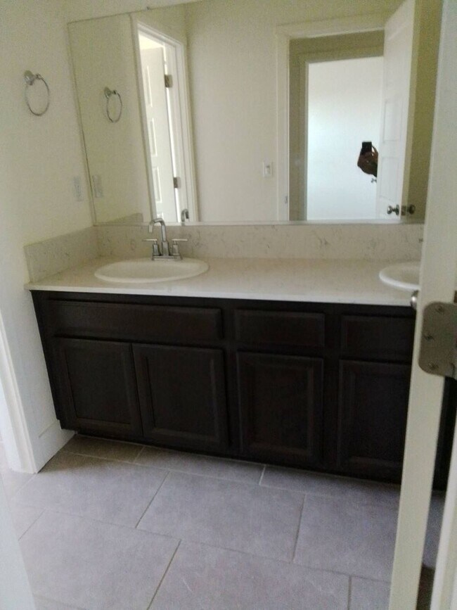 Foto del edificio - Appointment Only Do Not Disturb Occupants....