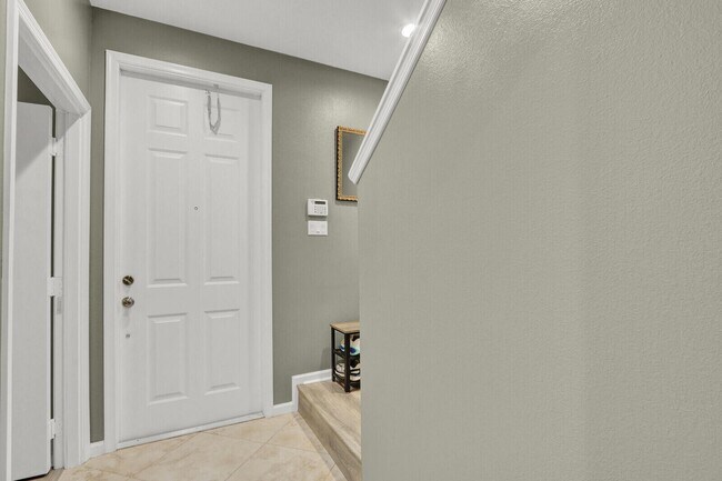 Foto del edificio - 136 Regions Way