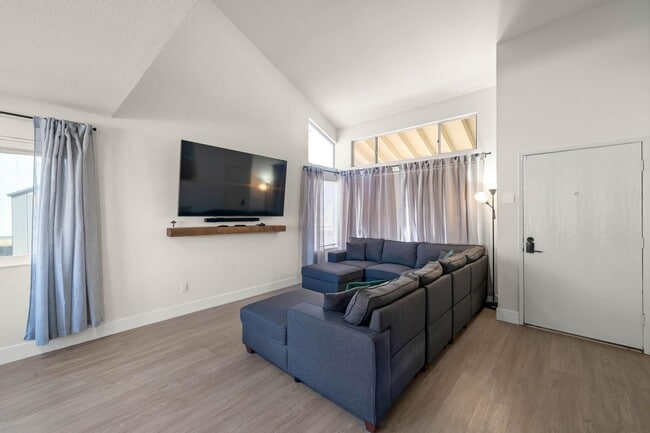 Foto del edificio - 882 Coral Ridge Cir