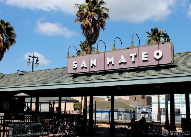 Foto del edificio - 21 S Claremont St