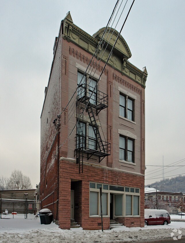 Primary Photo - 2806 Colerain Ave