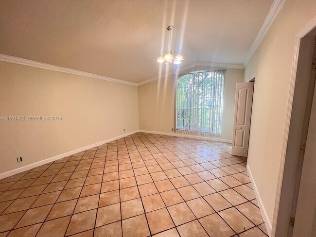 Foto del edificio - 803 SW 79th Ave